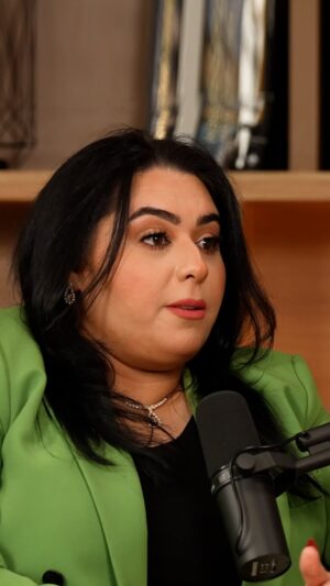 Dumoo Tahseen Instagram - الفنانة دموع تحسين: اخترت طريقي في عمر الـ 19 

• بودكاست اللحظة.. الآن مجاناً على  شاشا🔻
