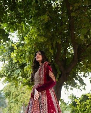 Dur-e-Fishan Saleem Instagram - Dulhay ki bhen 
#bhaikishadi💃 

@mohsin.naveed.ranjha 
@zahrasarfraz 
@yasmiinekhn 
@ayeshanoorkurdd 
@amayrajewelsbyhinahasan