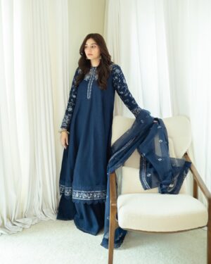 Dur-e-Fishan Saleem Instagram - Wedding festive Blues in @sapphirepakistan 🩵🦋

#GetFestiveWithSAPPHIRE

Festive RTW, Available in-stores & online
#SapphirePakistan #SapphireXMe #SapphireFestiveRTW

Also roshan’s playlist has landed on my feed🙅🏼‍♂️

@ayeshanoorkurdd 📸
@717.salon 💇‍♀️