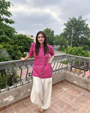 Dur-e-Fishan Saleem Instagram - Been a while🦋