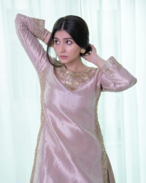 Dur-e-Fishan Saleem Instagram - Pastel perfection from @haseensofficial. Available now at haseensofficial.com and in stores ✨

#HaseensOfficial