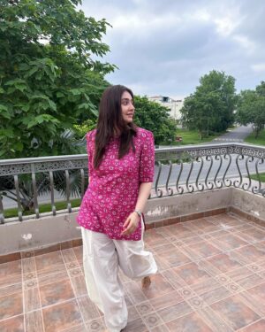 Dur-e-Fishan Saleem Instagram - Been a while🦋