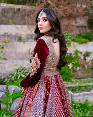 Dur-e-Fishan Saleem Instagram - Dulhay ki bhen 
#bhaikishadi💃 

@mohsin.naveed.ranjha 
@zahrasarfraz 
@yasmiinekhn 
@ayeshanoorkurdd 
@amayrajewelsbyhinahasan