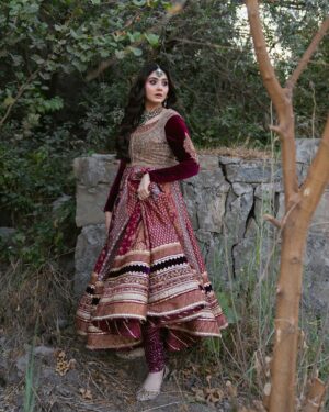 Dur-e-Fishan Saleem Instagram - Dulhay ki bhen 
#bhaikishadi💃 

@mohsin.naveed.ranjha 
@zahrasarfraz 
@yasmiinekhn 
@ayeshanoorkurdd 
@amayrajewelsbyhinahasan