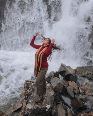 Dushara Vijayan Instagram - A symphony of water and stones🤎