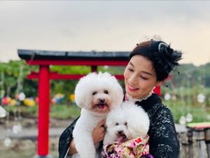 Elena Kong Mei-Yee Instagram - 2024年，總括嚟講係開心嘅！

雖然計劃趕唔上變化，但只要深信希望在明天吖嘛，日子就會過得越嚟越好㗎啦！

感恩我遇到嘅所有人同事，多謝你哋令我有精彩嘅一年！

只要你
自重 自愛 自律 善良
冥冥之中
會有最好的安排

祝大家2025會好好，好好，好好！

I am ready! 💪🏻💪🏻

#江美儀 #江美人 #2025 #感恩 #上天會有最好的安排