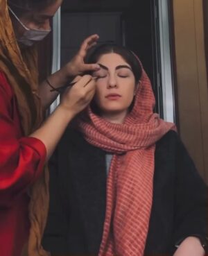 Elika Naseri Instagram - لحظه ای تا ابرا...

تیم مهربون و فوق العاده گریم‌ 🌿🤍@behnazsalari4 @masoudbagheri17 #همراه با chopin