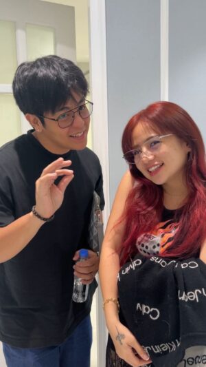 Ella Cruz Instagram - Ambush or the best Valentine’s surprise ever? 😂💘

We caught Ella @ellacruz & Julian @juliantrono mid-mall strolling and turns out… Julian totally planned this romantic treat (right, Julian? 😉).

From the lifted & love-struck HIFU, to the glow-up for date night Hydra Face Glow, and the sleek & snatched Lipo Laser—this duo is Valentine’s-ready! Now the question is… who's treating who next? 🤭

Tag your Valentine and drop a hint! ⬇️