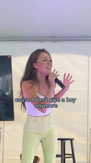 Elle Winter Instagram - Yeah, No… we don’t 👋🏻👏🏻

#reels #explore #discover #newmusic  #music #singer #singersongwriter #pop #popmusic #originalsong #originalmusic #relatable #artist #live #show #ex #breakup #yeahno #powerful #viral #pov #boybye #story