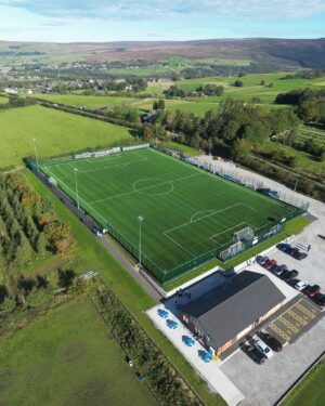 Ellen White Instagram - Introducing The Ellen White Pitch! 🙌

Fantastic 3G pitch ✅
Two-team changing pavilion ✅

All made possible at @glossopfootball thanks to funding from the @premierleague, @englandfootball and @dcmsgovuk’s @footballfoundation 💚

@ellsbells89 ✨

📸 Derbyshire FA | @alexandrajohnsonphoto