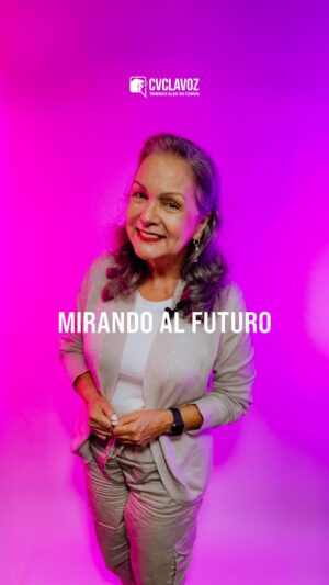 Elluz Peraza Instagram - Mirando al futuro con @elluzperaza . ✨

Le damos gracias a Dios por todo lo que ha hecho, y por todo lo emocionante que viene. ❤️‍🔥

Únete a todo lo nuevo de CVCLAVOZ 👇🏼
🔗www.CVCLAVOZ.com