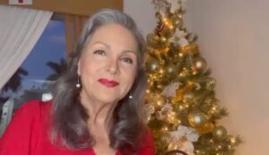 Elluz Peraza Instagram - Feliz Navidad, recuerda que celebramos a Jesús.
