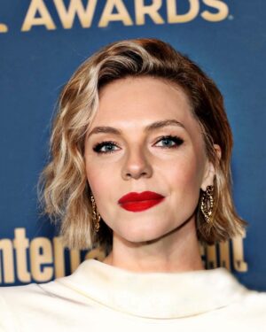 Eloise Mumford Instagram - thank you @sagawards   @entertainmentweekly for the most delightful celebration ♥️ 

plus hanging with my @crossonprime fam? heaven, always. 

styling: @benjaminholtrop 
hair/makeup: @kimberlybragalone