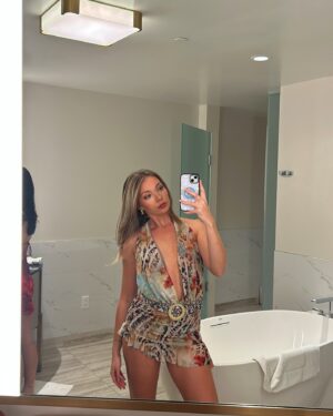 Emilia McCarthy Instagram - girl’s trip made it out of the group chat