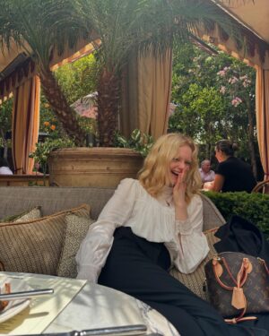 Emma Laird Instagram - Bye bye 🌞🍉🐬🦪🏝️🐙🍦🐚💖👙