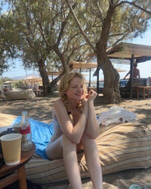 Emma Laird Instagram - Bye bye 🌞🍉🐬🦪🏝️🐙🍦🐚💖👙