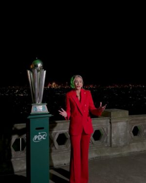Emma-Louise Paton Instagram - The start of 2025 ✨