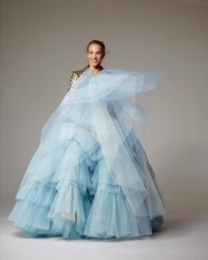 Emma Wiklund Instagram - Thank you @alexismabille ! It was such a wonderful experience to be part  of your Haute Couture shoot last week in Paris! To be a member of your amazing team and all the other beautiful friends of yours. Loved my two looks, the makeup, the hair. It’s been a while since I got to wear masterpieces like yours.  And to swirl around in front of the camera of course. And all this together with my friend @fredrikrobertsson ❤️🙏💋❤️#alexismabille #hautecouture #paris