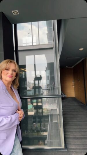 Erika Buenfil Instagram - Bonito Viernes. ❤️💜💜💜