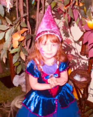 Erika Eleniak Instagram - Hey, nineteen.
I can’t believe you turn 19 today. You are such an incredible human. In fact, the best one I know. You are so brave, strong, funny, gorgeous on the inside, as well as out and I’m so damn proud to be your mom. May this year be filled with amazing adventures and so much love that your heart is overflowing. I love you, mom.
#indy
@indye1eniak 
#birthdaygirl