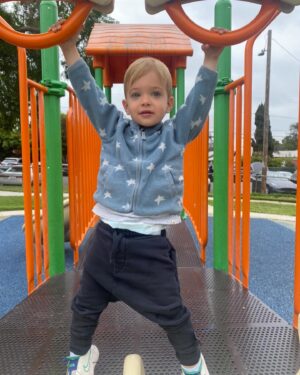 Esther Anderson Instagram - Ralph you are the light in all our lives 💫🌟✨🤩How did we get so lucky!! And how are you 2 already?! Happy Birthday Ralphie 🎉🎉
I love you my beautiful boy 💕xx