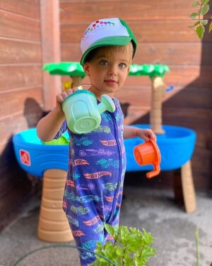 Esther Anderson Instagram - Ralph you are the light in all our lives 💫🌟✨🤩How did we get so lucky!! And how are you 2 already?! Happy Birthday Ralphie 🎉🎉
I love you my beautiful boy 💕xx