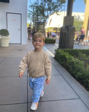 Esther Anderson Instagram - Ralph you are the light in all our lives 💫🌟✨🤩How did we get so lucky!! And how are you 2 already?! Happy Birthday Ralphie 🎉🎉
I love you my beautiful boy 💕xx