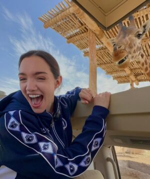 Evgenia Medvedeva Instagram - Что за прекрасный день🥺🧡🦒
.
@fcdynamo