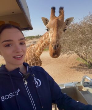 Evgenia Medvedeva Instagram - Что за прекрасный день🥺🧡🦒
.
@fcdynamo