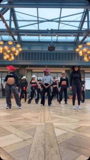 Fatima Robinson Instagram - The dancers got me in here doing Tik Toks 
@shaboozey