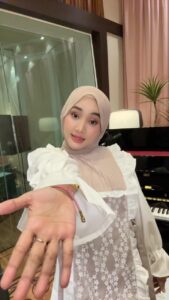 Actress Fatin Shidqia HD Photos and Wallpapers January 2025