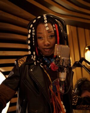 Fatoumata Diawara Instagram - Le nouvel album de Lamomali arrive ce printemps 🌸 🌟 
Restez connectés ! ❤️❤️❤️