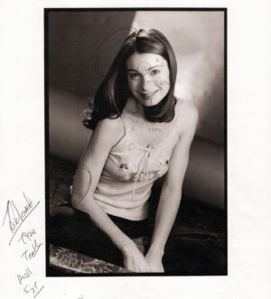 Felicia Day Instagram - #throwbackthursday to one of my first headshots that my manager of the time retouched without telling me. See “Retouch nose/teeth” on the side. :/ #hollywood