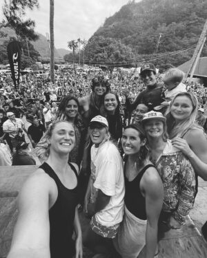 Felicity Palmateer Instagram - Landing back in Hawaii a little over a month from this historic day has me reflecting on the best day in my professional surfing career to date ⚡️🫶💛 Selection on images from @theeddieaikau by @instaclamfunk @giulia.avilaa @bystrom_photo @aszza