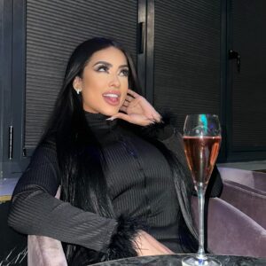 Fernanda Medrado Instagram - They are definitely incredible, I truly suggest it for you! @arclesalonmayfair  THE BEST 🇬🇧