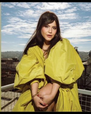 Feyza Civelek Instagram - MAG Dergisi için harika bir çekim yaptık 📸😍🎉📸🤩
@magdergi 
Fotoğraf: Ünal Avcı @unalavcii 
Styling: Büşra yaycı @yaycibusra 
Saç ve makyaj: Filiz Şeker @filizsekers 
Mekan: Walton Hotels Galata @waltonhotelsgalata 
@caglagulsarac 
#dergi #çekim #magdergi