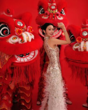 Fiona Sit Instagram - 祝大家在新的一年裡面，身體健康， 事事順利。2025 一定會比2024 更光，更溫暖。讓我們2025一起 做一個無悔和善良的 可爱靈魂。 May we well receive all surprises given to us in 2025 , no matter they be up or down , soft or hard , good or bad , they are all here to help us grow ❣️❣️❣️ love you all with all my heart . 新年快樂！