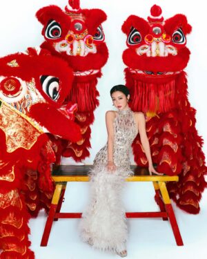Fiona Sit Instagram - 祝大家在新的一年裡面，身體健康， 事事順利。2025 一定會比2024 更光，更溫暖。讓我們2025一起 做一個無悔和善良的 可爱靈魂。 May we well receive all surprises given to us in 2025 , no matter they be up or down , soft or hard , good or bad , they are all here to help us grow ❣️❣️❣️ love you all with all my heart . 新年快樂！