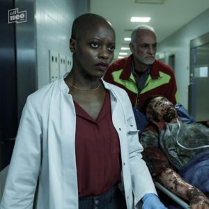 Florence Kasumba Instagram - Als Jamila Jost in HAMELN @zdfmediathek @zdfneo #zdfmediathek #zdfneo #zdfneoriginal #hameln #rattenfänger #mystery #florencekasumba