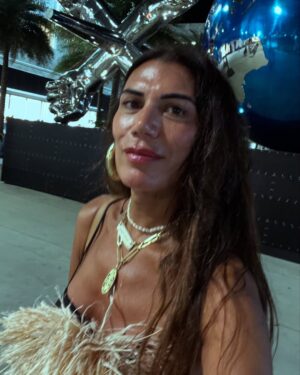 Florencia de la V Instagram - Es sábado y tu cuerpo lo sabe 💃🏽❤️‍🔥🌈✊