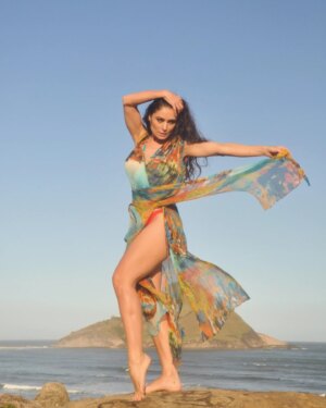 Franciely Freduzeski Instagram - 🦋 Like a butterfly 🦋

📷 @s_santoian 

#foto #fotografia #ensaiofotografico #modelo #modeling #modelando #photoshooting #estilo #producaodemoda #praia #riodejaneiro #verao #FrancielyFreduzeski