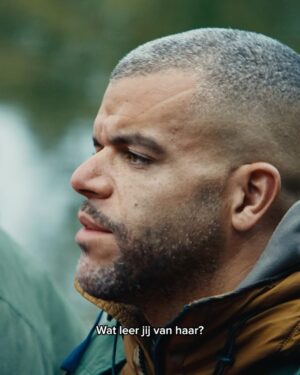 Froukje Veenstra Instagram - Wij gingen op pad met @yousefgnaoui en @faberyayo voor hun nieuwe serie ‘Yous & Yay in het wild’ en hadden mooie en gezellige gesprekken 🦢🚣🌾

De hele aflevering is te zien via de website van @npostart.