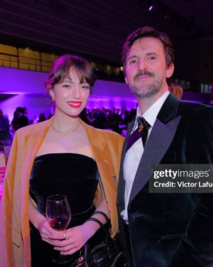 Gabriela Andrada Instagram - Este fin de semana estuve por primera vez en Galicia de mano de los @premiosferoz y lo pasé teta. Comí empanada de bacalao con pasas, hablé con gente a la que admiro, discutí con Julián López el sex appeal de Nosferatu (in fraganti en la foto 5)  y recibí muchas felicitaciones de personas que me confundieron con Marina Guerola pero que aprecio igual. Mil gracias a la organización por contar conmigo. 

Team 💕
@viewmanagement @luciadelriomanagement @diorbeauty @capelliercapellier @naogayoso @mariagorof @carreraycarrera_official @valytyplace @lorealpro @telva @aquazzura @javierlopezphoto