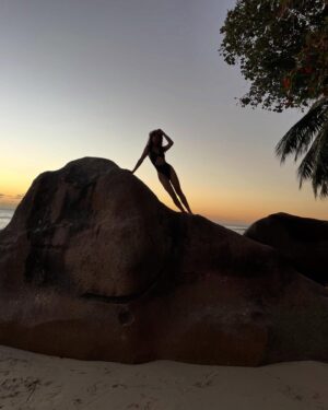 Gabriela Andrada Instagram - Lo de la última foto es un murciélago frito en su salsa