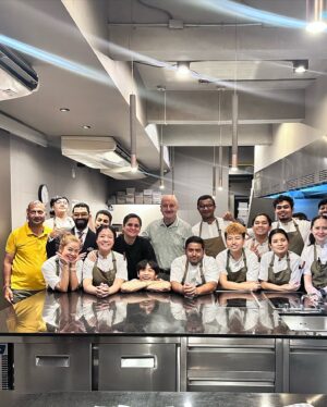 Garima Arora Instagram - What a smashing end to the year to have @anupampkher dine with us! His real life persona is even more lovable than all the reel roles I’ve seen him in. Always admired his work, his politics and now him as himself; a true ⭐️