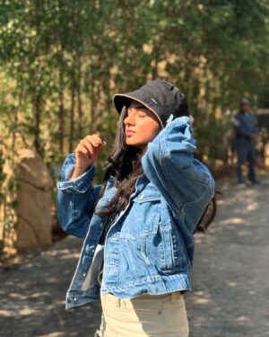 Garvita Sadhwani Instagram - 🤍🐶🌴