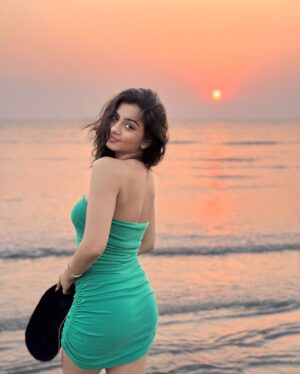 Garvita Sadhwani Instagram - Mausiiqii 🤍
.
.
.
.
#instagood #instalove #instadaily #beachvibes