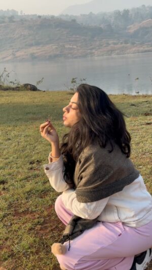 Garvita Sadhwani Instagram - Life hai bhidhu and you gotta love it 🪴💕
2024 🧿❤️🦋
.
.
.
.

#instalove #travel #love #2024 #travelphotography #reelsviral