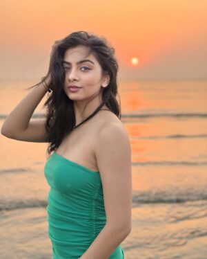 Garvita Sadhwani Instagram - Mausiiqii 🤍
.
.
.
.
#instagood #instalove #instadaily #beachvibes