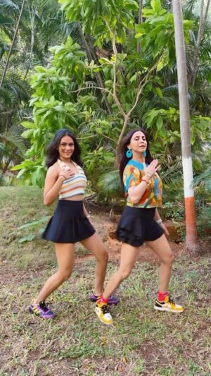 Gautami Kapoor Instagram - Counting down to the new year with some dance magic !💃✨❤️

#dance #explore #fun #newyear #aankh